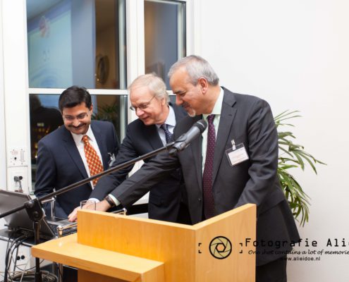 Launch of the new website of NICCT by Vipin Moharir (chairman elect NICCT), H.E. Mr. A. Stoelinga (ambassador of NL to IN), H.E. Mr. R.N. Prasad (ambassador of IN to NL)